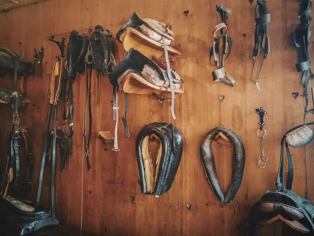 Free Delivery Tack Room
